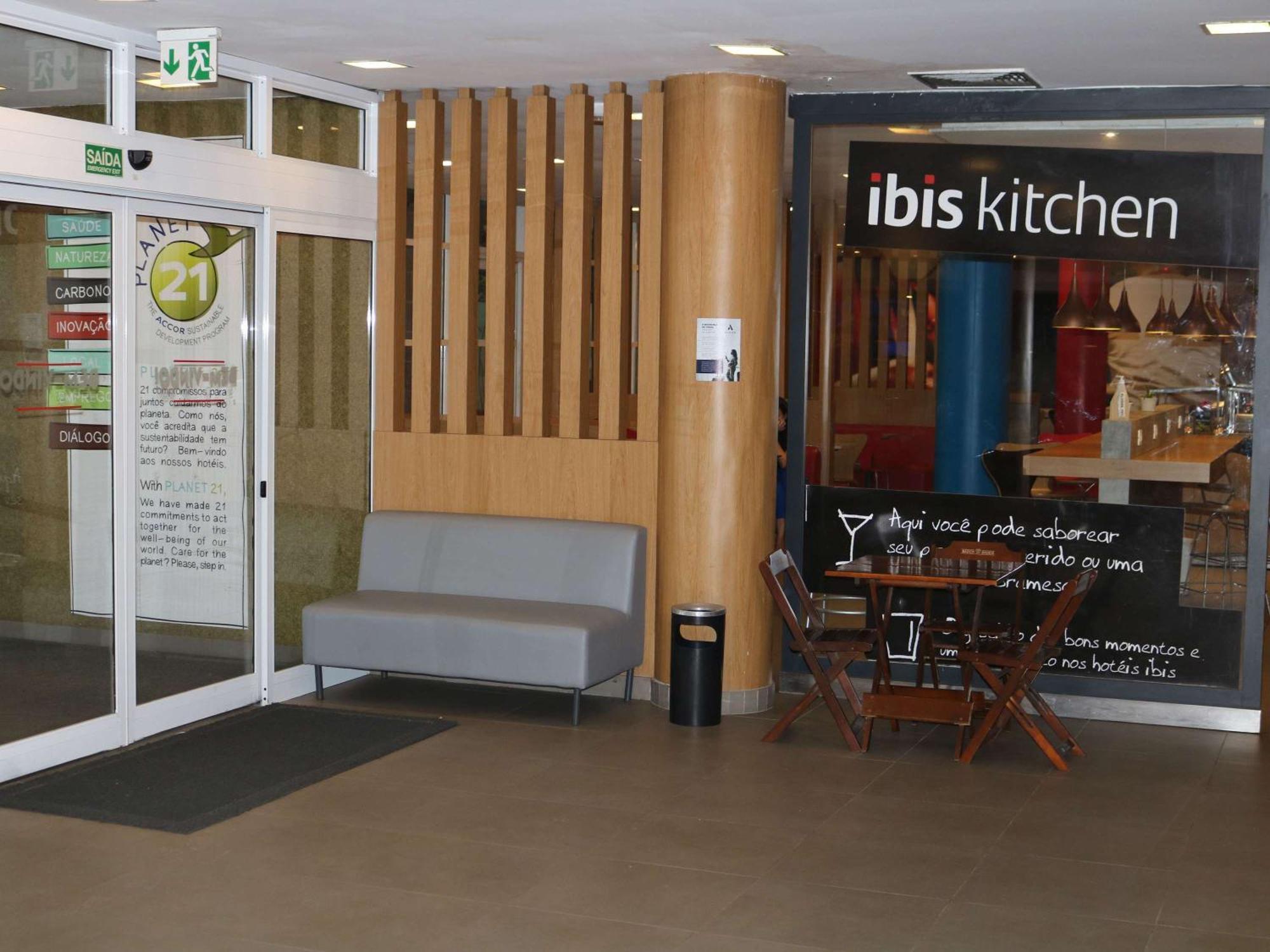 Ibis Salvador Rio Vermelho Exterior photo